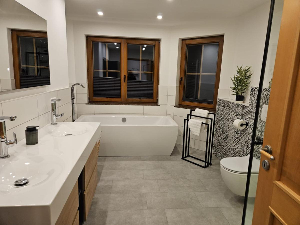 Fewo Am See, Ferienhaus, 7 Schlafzimmer, Waschmaschine, Businesswohnung سالزجيتر المظهر الخارجي الصورة
